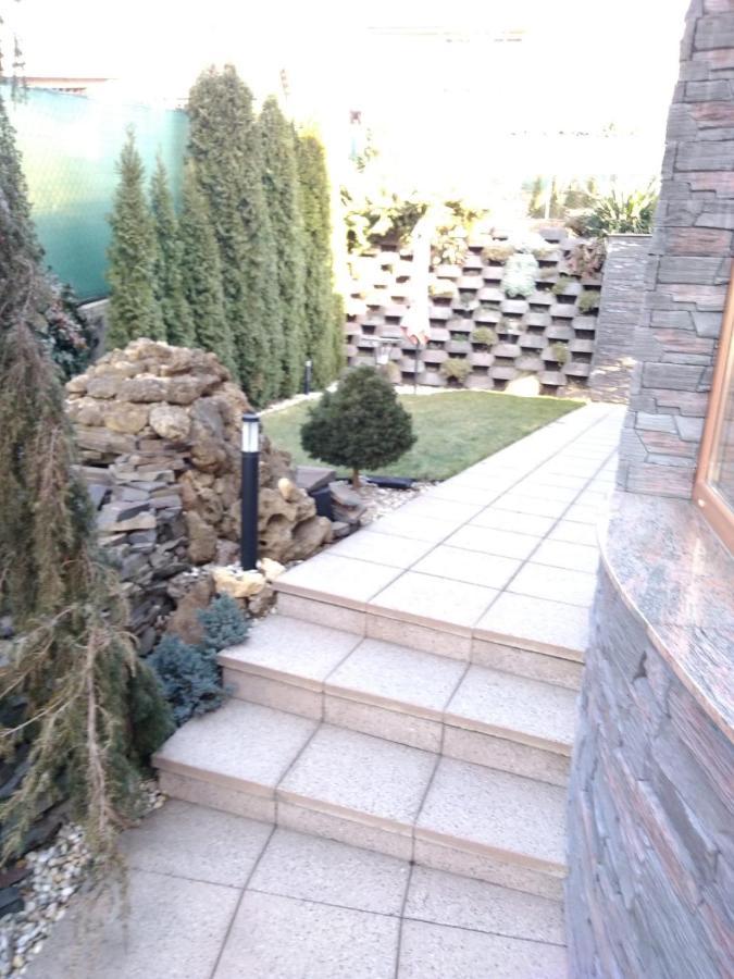 Brezno 2 Izbovy Apartman Sabi Exterior foto